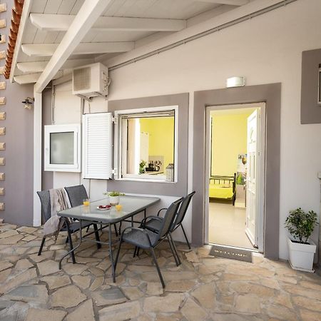 Milos Apartment Каламаки Экстерьер фото