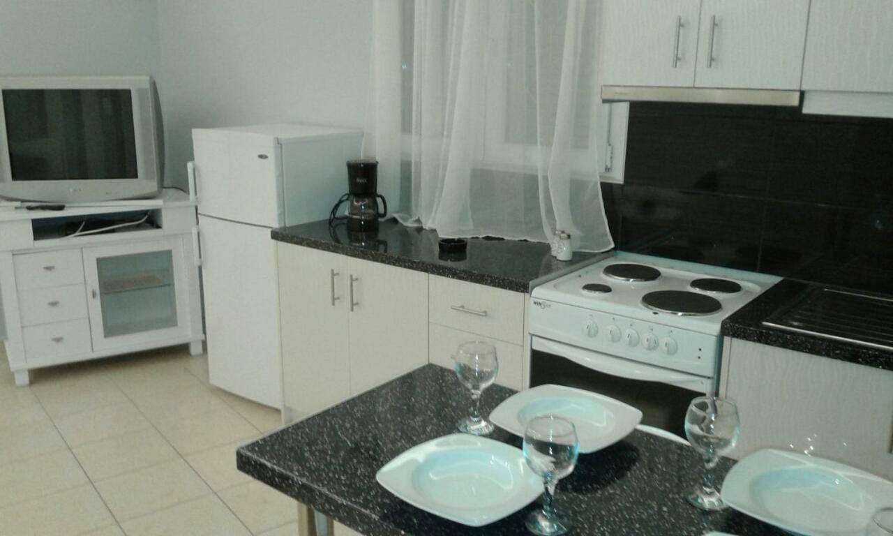 Milos Apartment Каламаки Экстерьер фото
